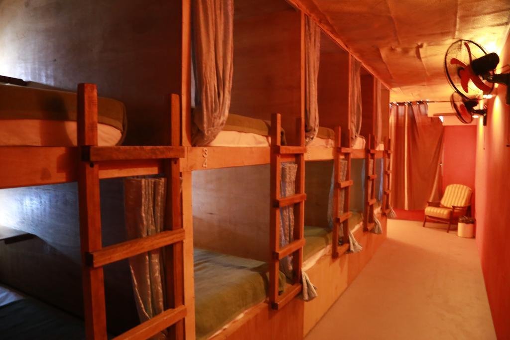 Gibbon Guesthouse Кучинг Номер фото
